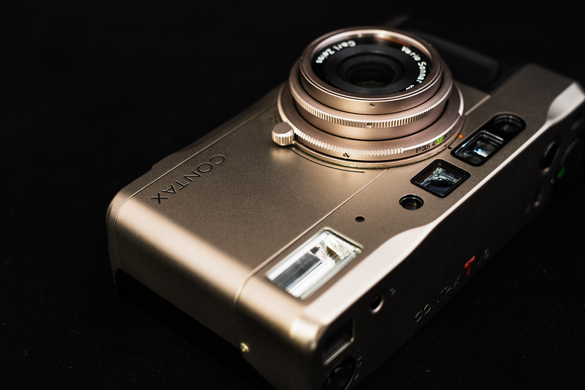 希少で明るいレンズの高級コンパクトカメラ YASHICA M1.9 - カメラ