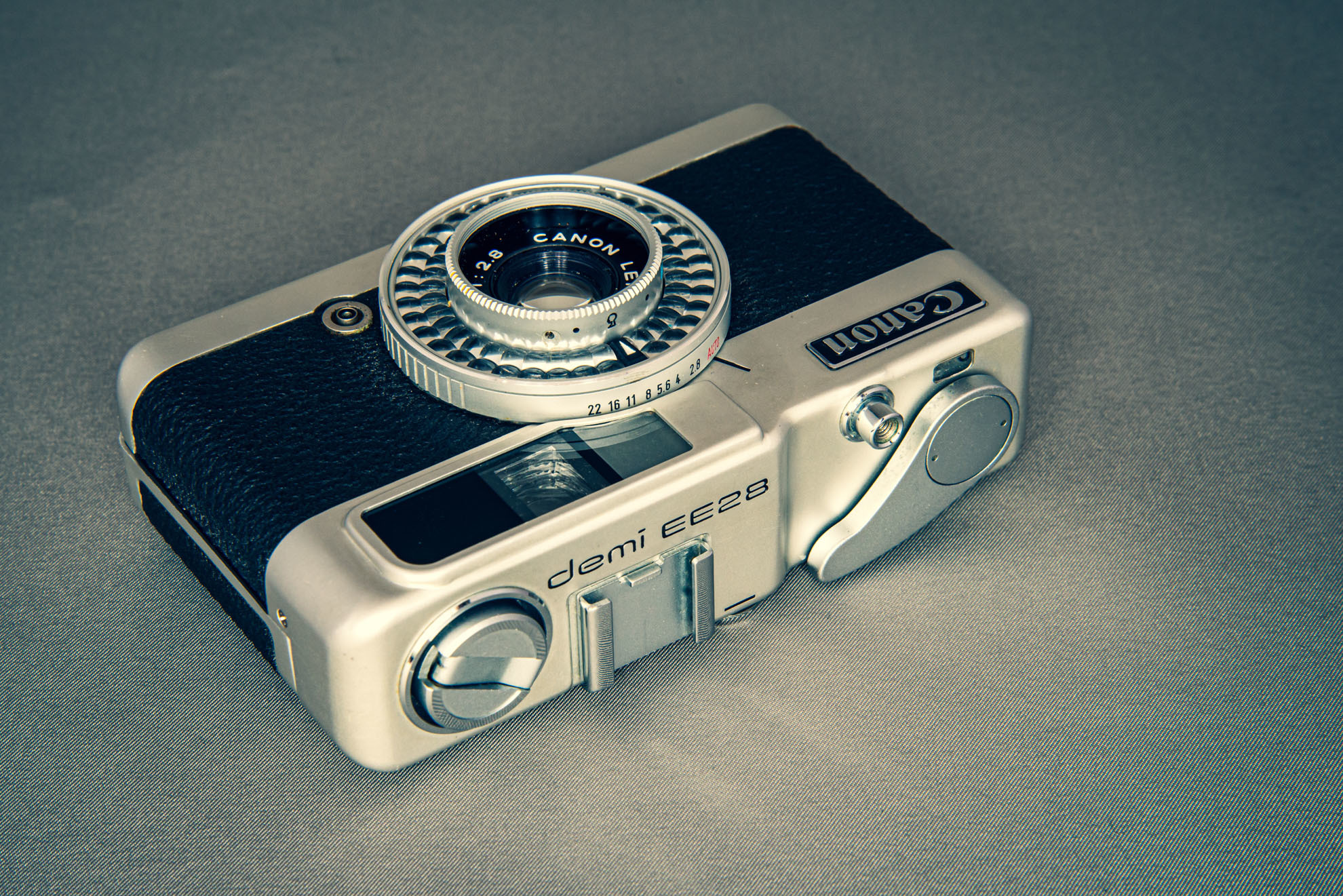 【並品　整備済】Canon Demi EE28 35mm ハーフ フィルムカメラ